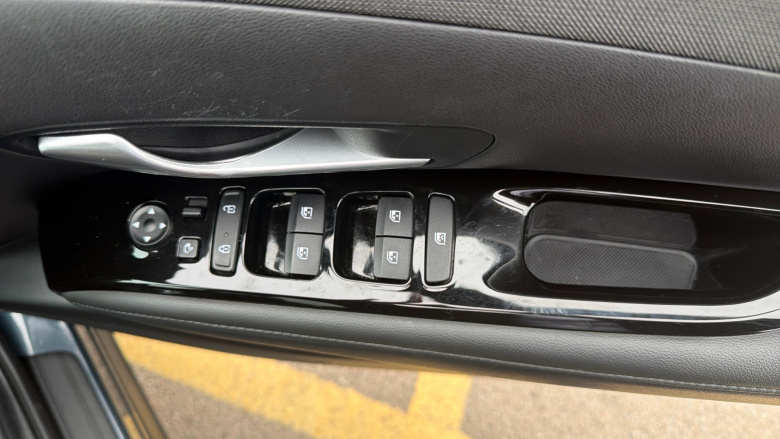 Hyundai TUCSON 1.6 TGDi 48V MHD Premium 5dr 2WD DCT Petrol Estate